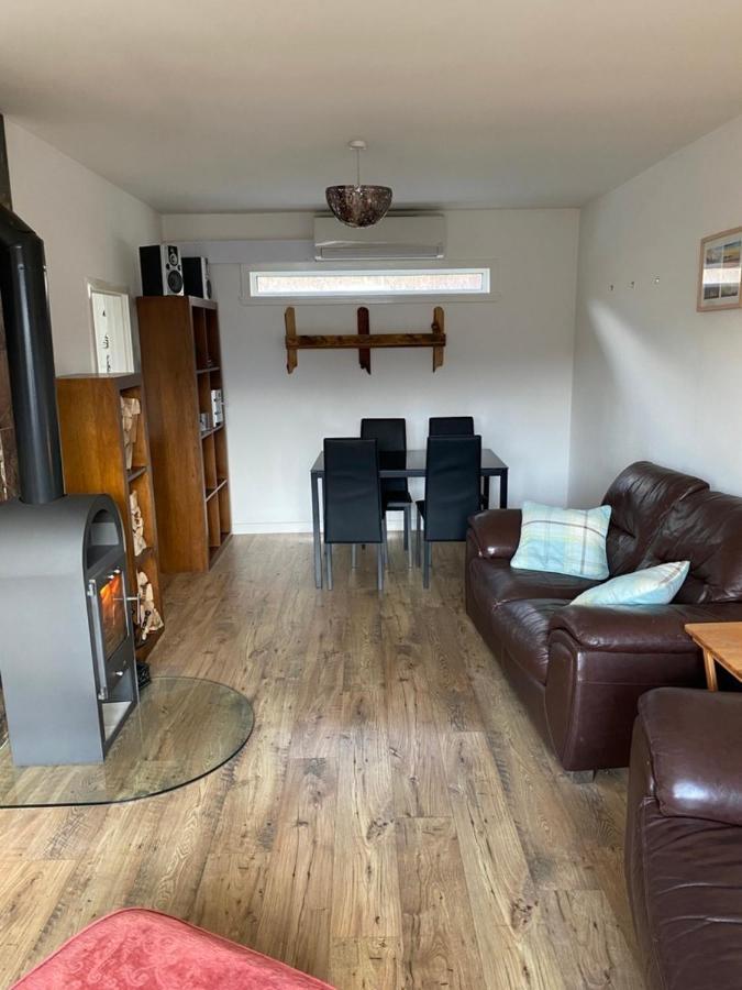 Вілла Cosy 2-Bed House In Кінлокберві Екстер'єр фото