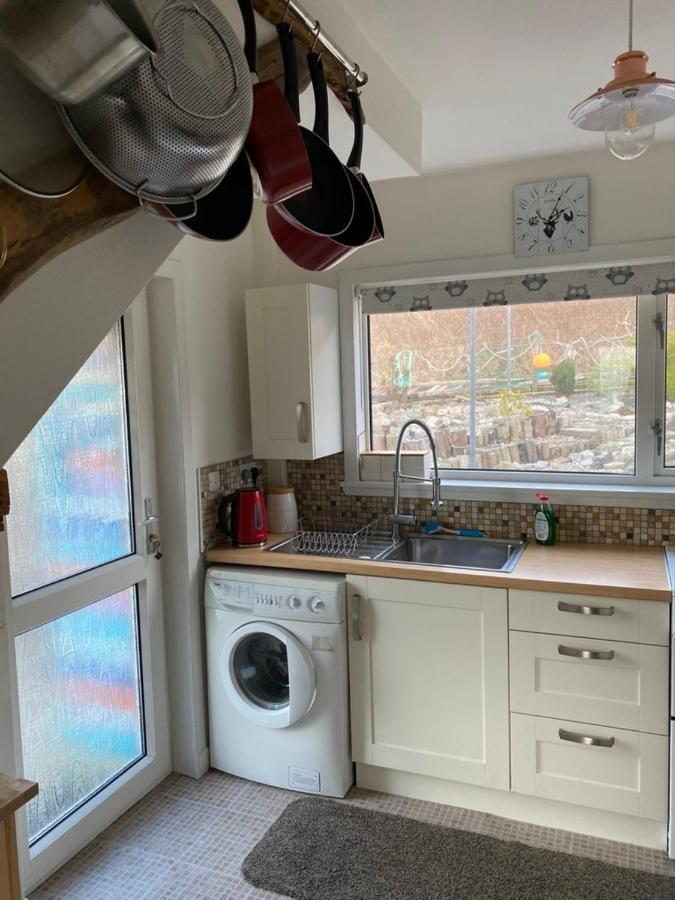 Вілла Cosy 2-Bed House In Кінлокберві Екстер'єр фото